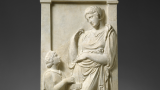 Stèle de marbre funéraire. Une maîtresse et son esclave, Grèce, Attique, 400-390 av. J.-C.  © Metropolitan museum of art