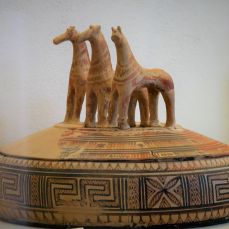 Pyxide, VIIIe siècle av. J.-C. - Musée du Céramique, Athènes - Y. Scolan