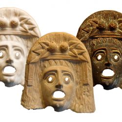 Masques Dionysos en terre cuite
