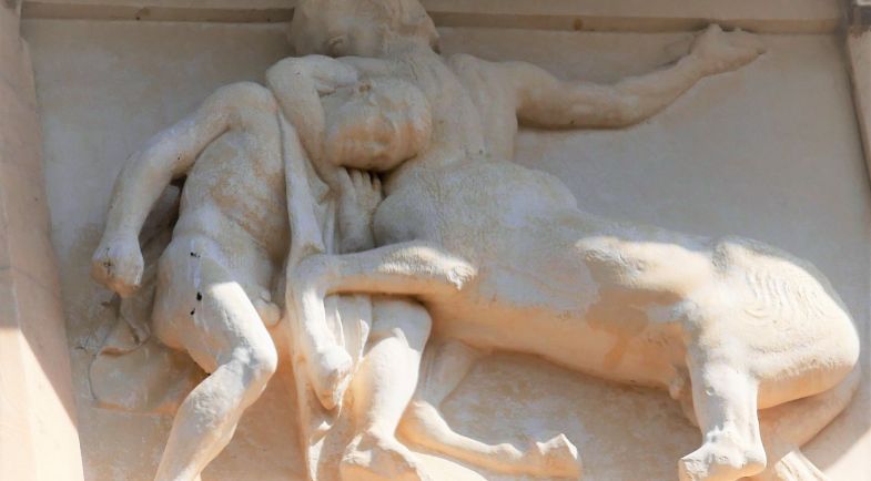 Parthénon, métope - Combat entre un Centaure et un Lapithe - Athènes - Y. Scolan